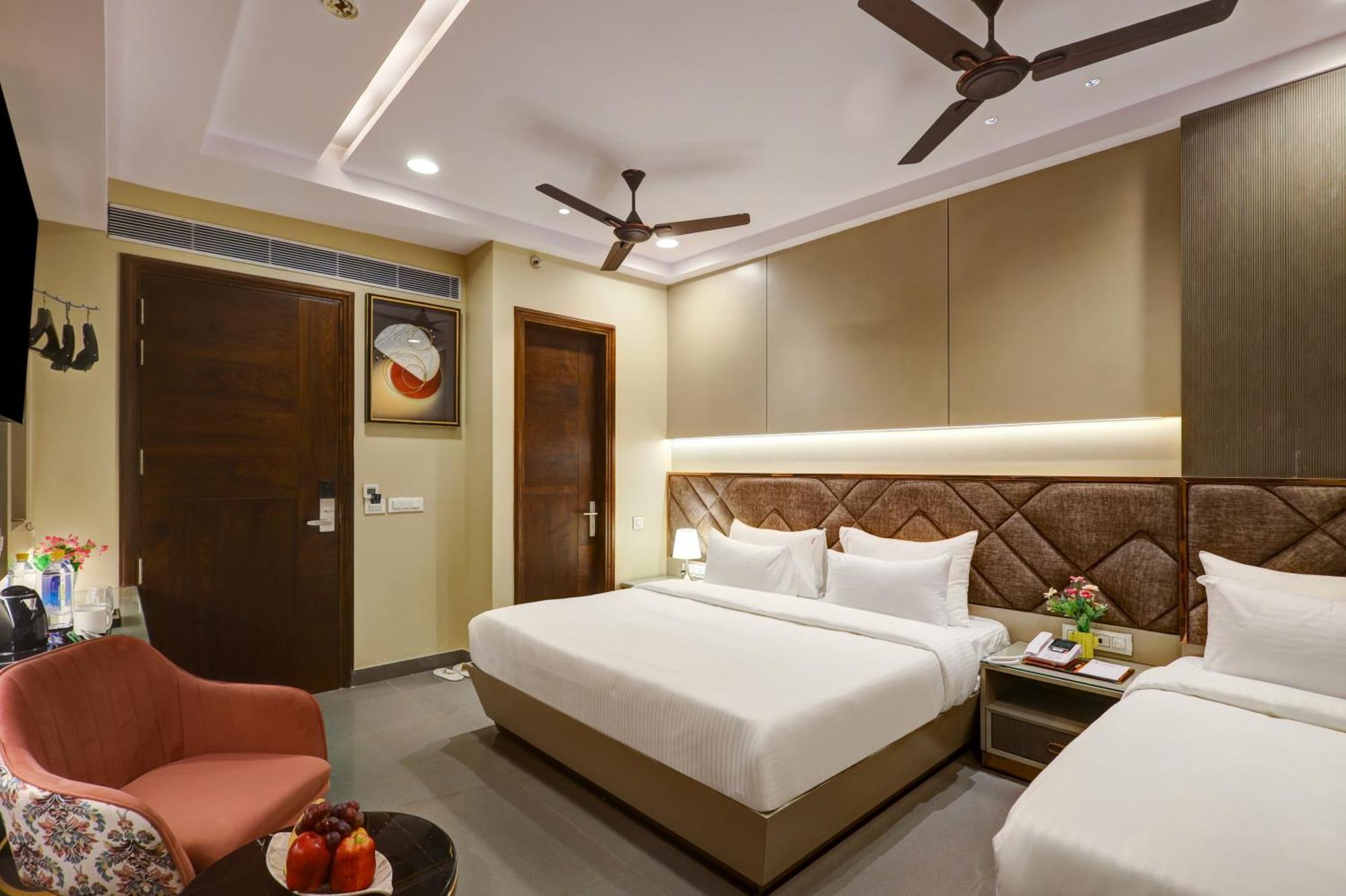 The Viking - Luxury Living Steps Away From New Delhi & Connaught Place Exterior photo